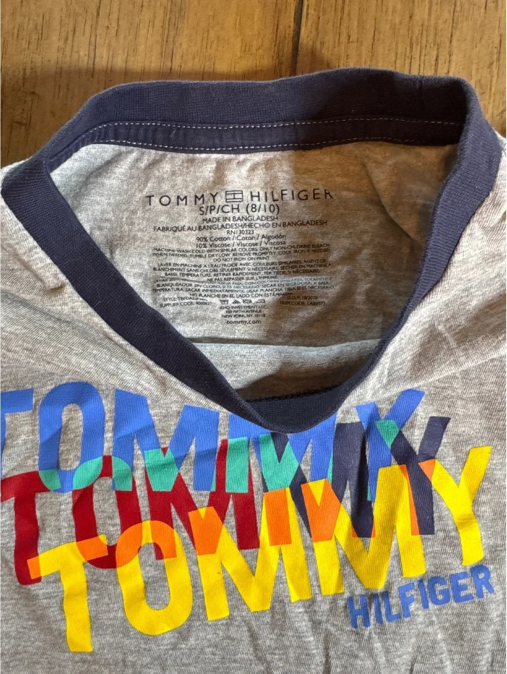 Tommy Hilfiger Boys Gray Logo Graphic T-Shirt Size Small (8–10)